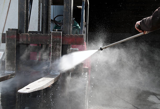 Best Deck Cleaning Services  in Fort Thompson, SD